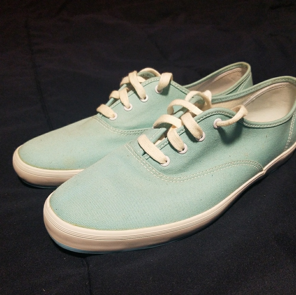 Boyfriends new (dead stock) Keds